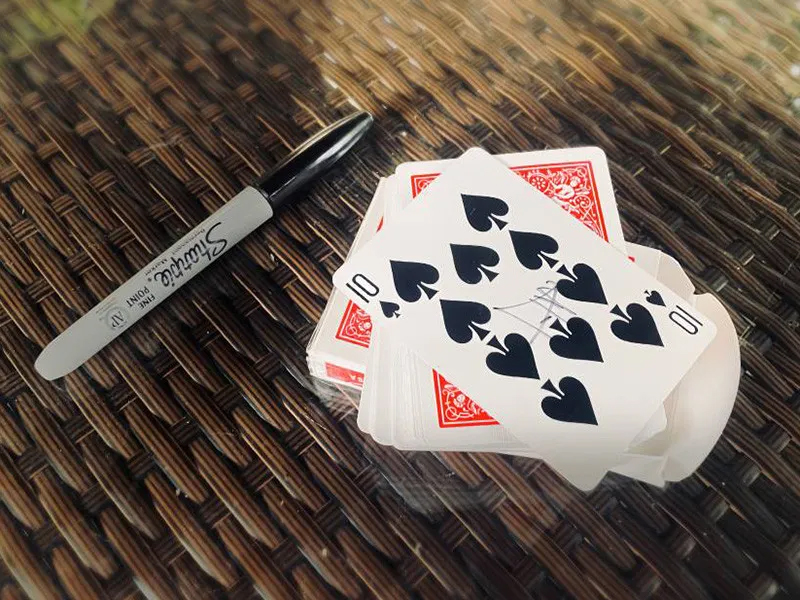 กระโดดลายเซ็นการ์ด Magic Trick - Party Games Easy บทวิจารณ์และราคา